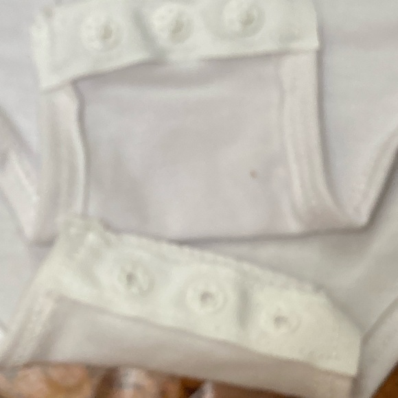 NWOT white onesie, bodysuit, size 3-5, poly blend, sequin heart detail at front, - Picture 7 of 7